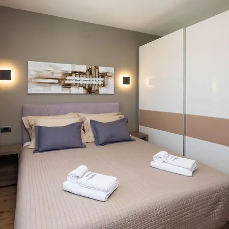 Emma On Island Pag For 14 Persons With Sea View, Wellness & Pool Heating Pag Town