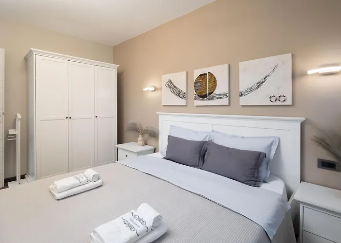 Emma On Island Pag For 14 Persons With Sea View, Wellness & Pool Heating Villa Pag Town