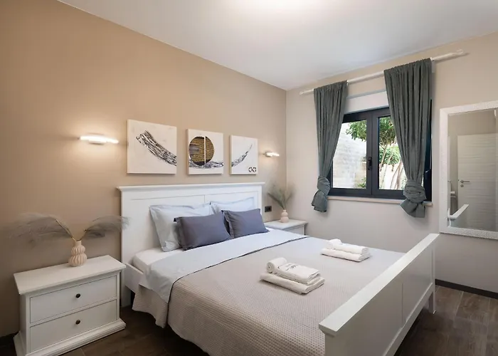 Emma On Island Pag For 14 Persons With Sea View, Wellness & Pool Heating