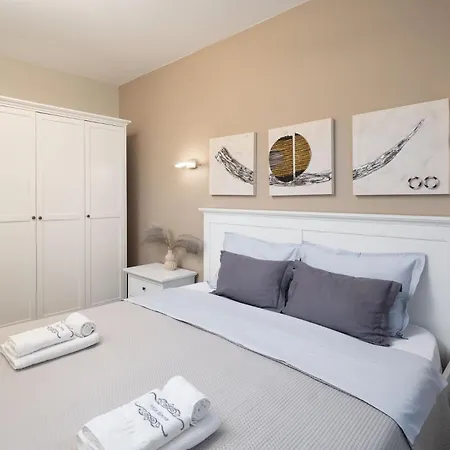 Emma On Island Pag For 14 Persons With Sea View, Wellness & Pool Heating Villa Pag Town