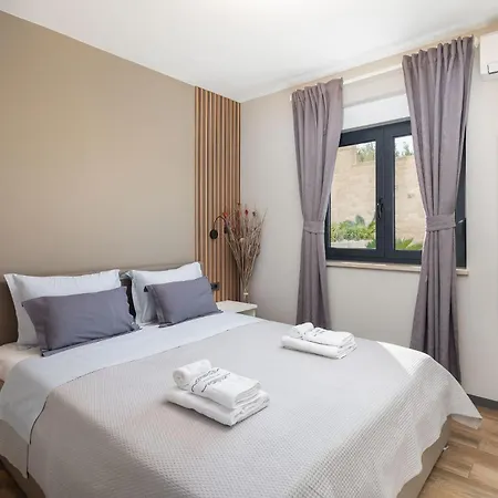 Emma On Island Pag For 14 Persons With Sea View, Wellness & Pool Heating Pag Town