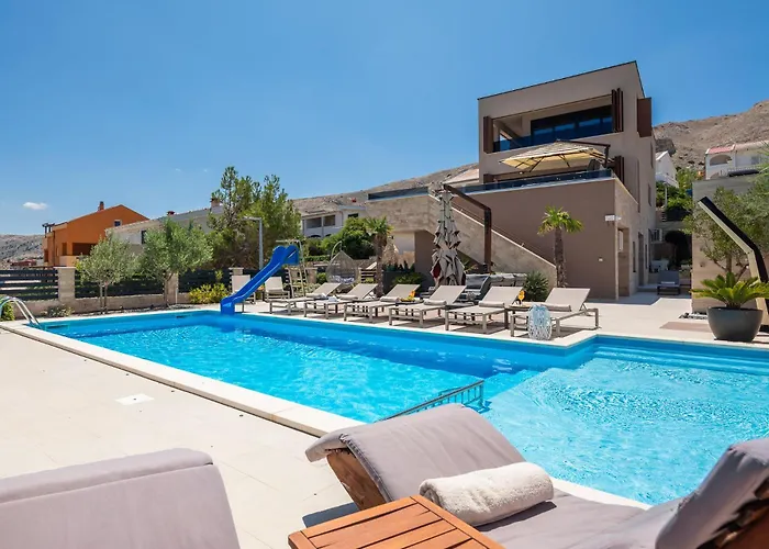 Emma On Island Pag For 14 Persons With Sea View, Wellness & Pool Heating וילה *