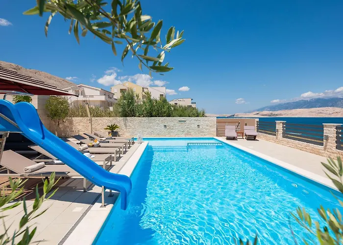 Emma On Island Pag For 14 Persons With Sea View, Wellness & Pool Heating וילה